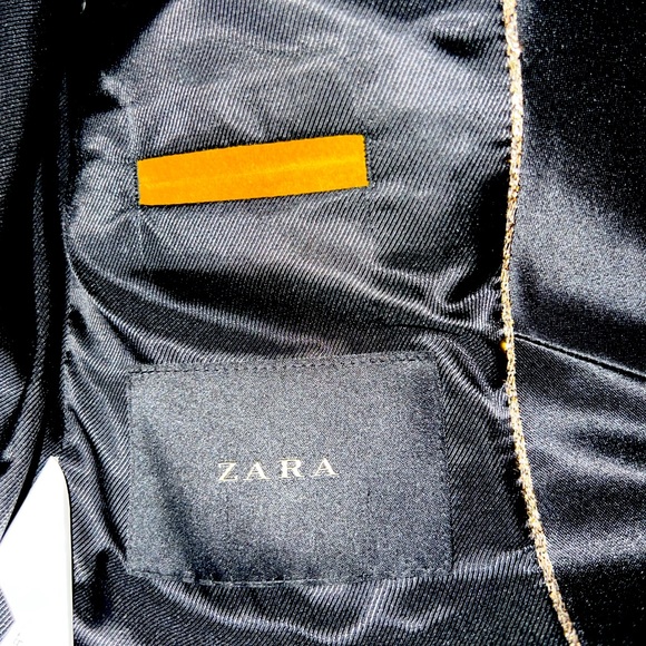 Velvet Blazer - Picture 2 of 3